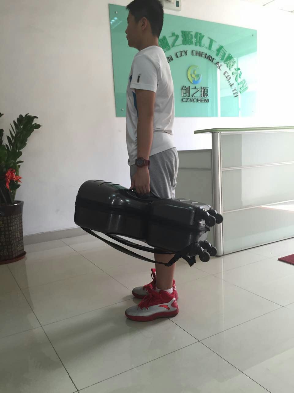 【資源推薦】可拖放可肩背的電動(dòng)扭扭車(chē)行李箱